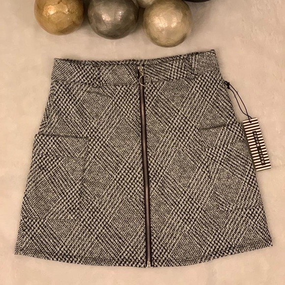 Haute Monde mini Skirt with front ziper size S - Picture 4 of 6
